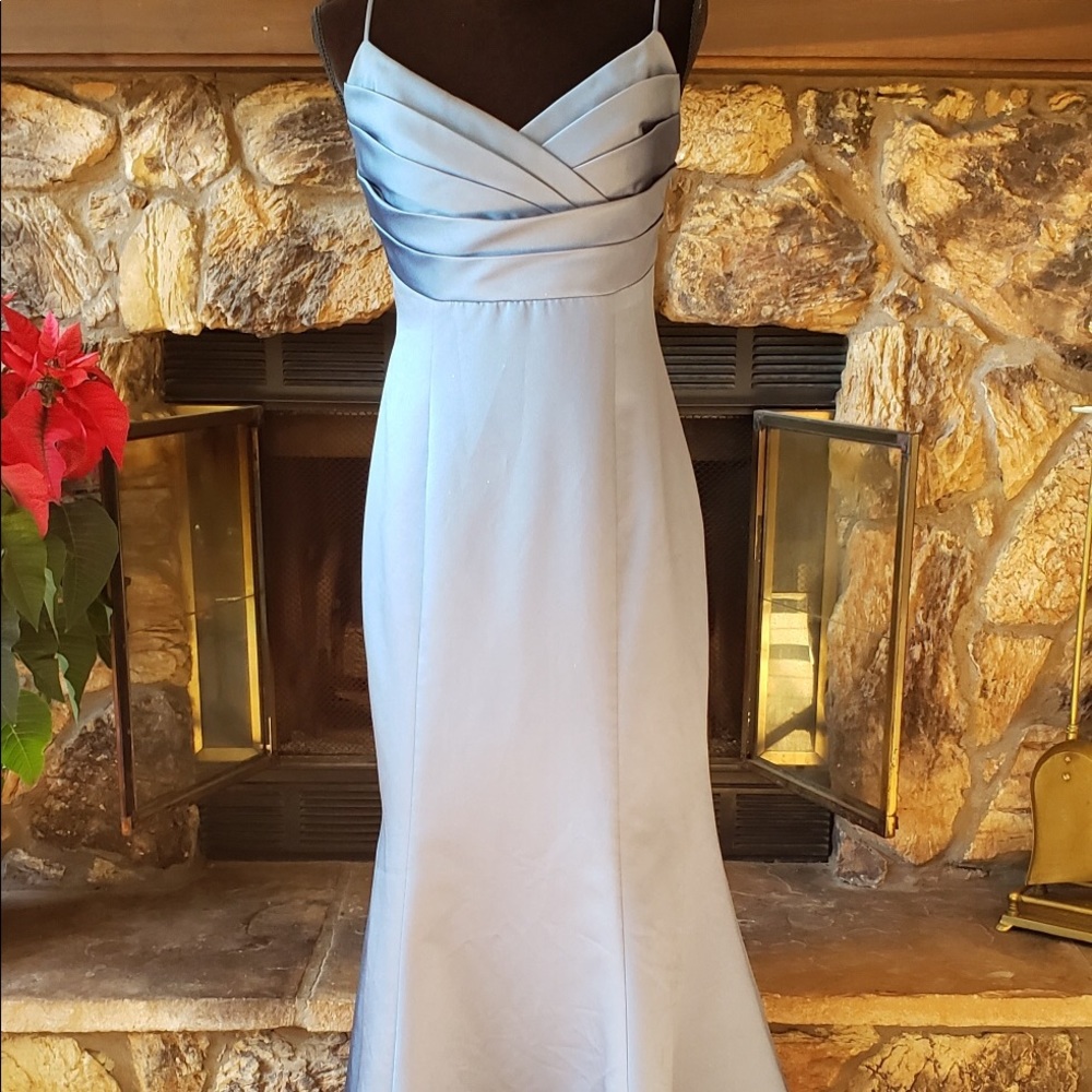 Sale! Long formal gown *PriceDrop